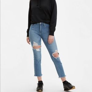 NWT Levi’s High-Rise Straight Cropped Jean
